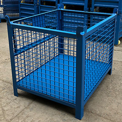 De industriële kooi van de Metaalpallet in pakhuis